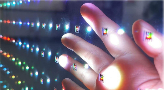 Pantalla LED de vidrio transparente P3.91mm Serie holográfica Frecuencia de actualización 3840Hz