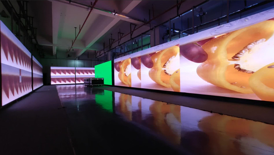 el vídeo al aire libre de 300W P8 P10 LED empareda el hierro a todo color de la exhibición impermeabiliza el ² de los 7000cd/M