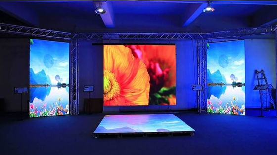 Rendimiento visual suave, pantalla LED personalizada 200W / m2 3.91mm Pitch de píxeles