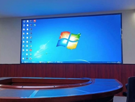 Ángulo de visión amplio de 140° 800cd/㎡ Pantalla LED de paso fino para voltaje de entrada AC220V