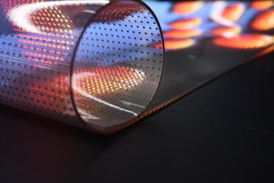 Pantalla LED de vidrio transparente P3.91mm Serie holográfica Frecuencia de actualización 3840Hz