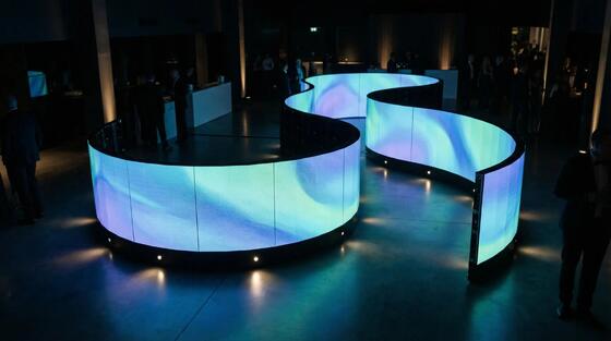 P1.538 Pantalla LED de vídeo curva RGB para interiores a todo color 3840Hz
