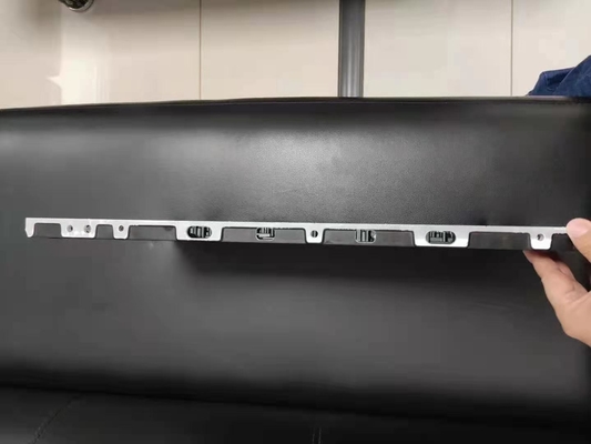 pantalla llevada ultra fina llevada el 108in 500nit del gabinete de exhibición 22.5m m ajustable