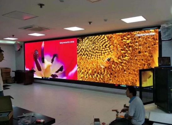 Pared de video LED de escenario portátil de alta resolución Longdaled P2 SMD1515