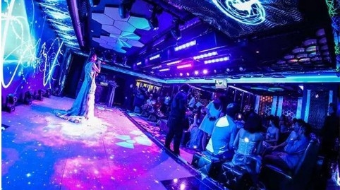 El concierto se enciende encima de salas de baile llevadas artesona Novastar 14bits 264V