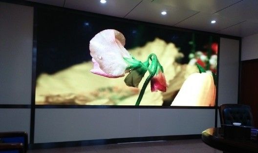 Pantallas LED de paso de píxel pequeño P2.5 para interiores de alta definición de 3840 Hz para oficinas corporativas