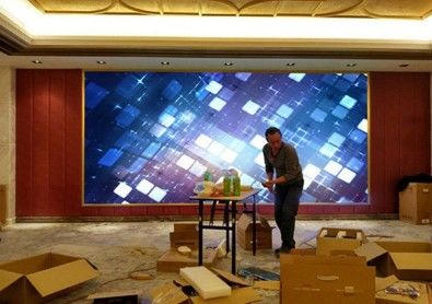 Pantallas LED de paso de píxel pequeño P2.5 para interiores de alta definición de 3840 Hz para oficinas corporativas