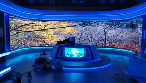 Panel de pantalla de matriz de módulo flexible LED 3840Hz ISO14001 Instalación de succión magnética