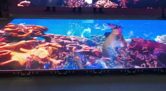 Iluminación ligera y duradera para interiores y exteriores con pantalla de azulejos de suelo LED