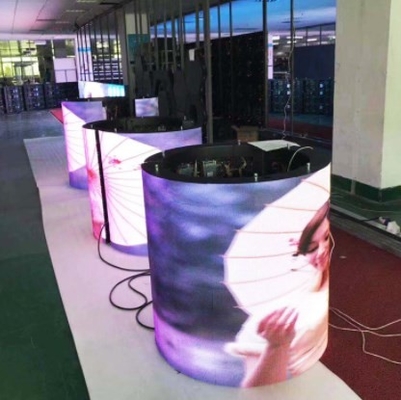 IP43 llevó la exhibición llevada interior flexible P2.5 AC90V de la pantalla del contexto de la etapa