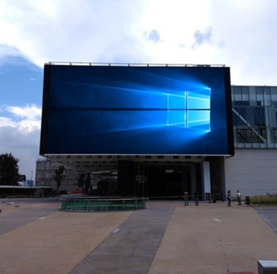 Pared video llevada al aire libre de encargo 1R1G1B 3 en 1 pantalla LED de P4mm